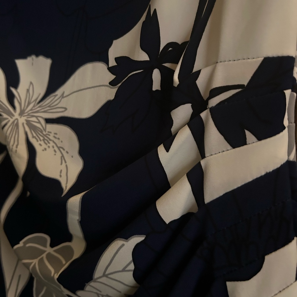 Lauren Ralph Lauren Navy and White Floral Midi Dress - Picture 2 of 5